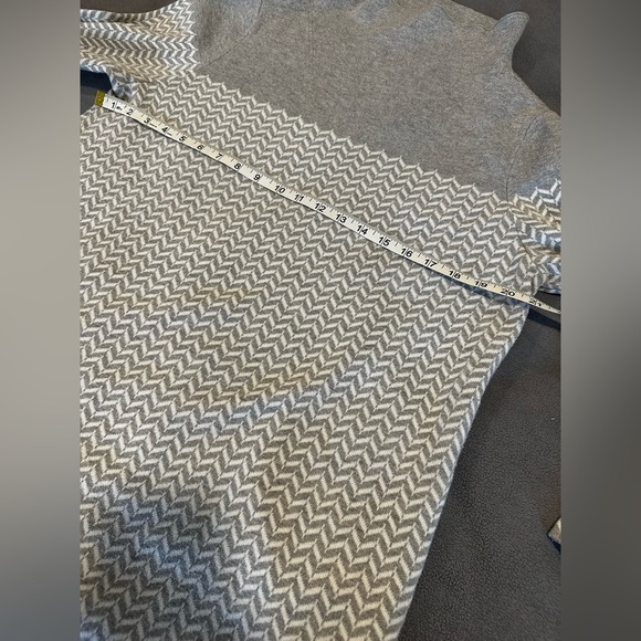 Aspen Women's Mock oversized Turtleneck Sweater. Chevron Pattern. and White. XL - Picture 3 of 14